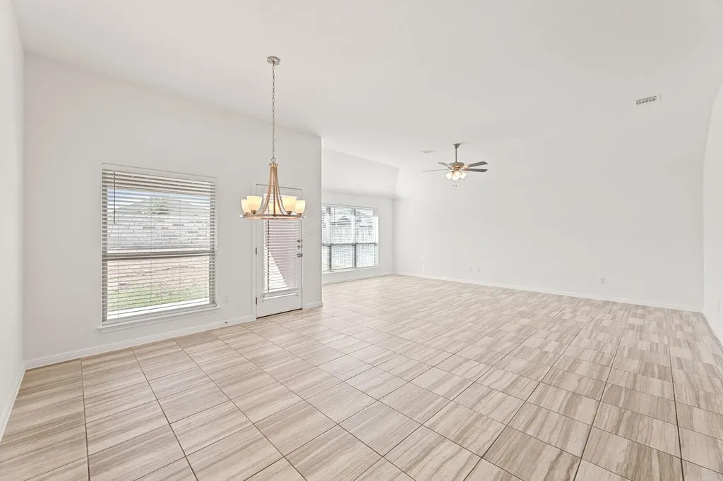 109 Finstown Street Hutto TX 78634