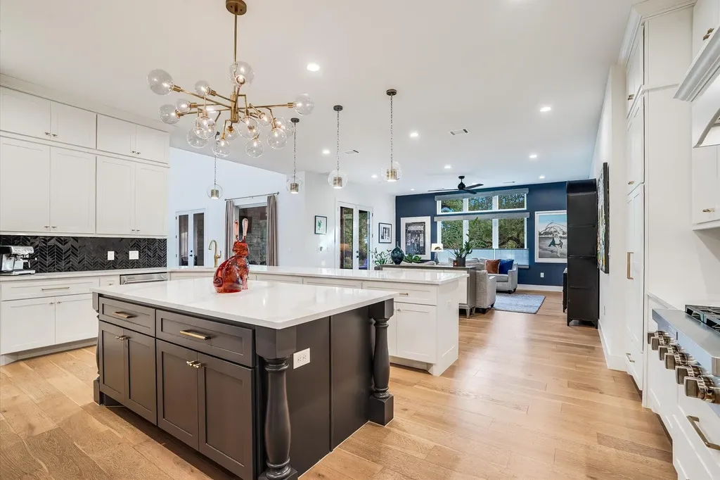 1379 Bunker Ranch Boulevard Dripping Springs TX 78620