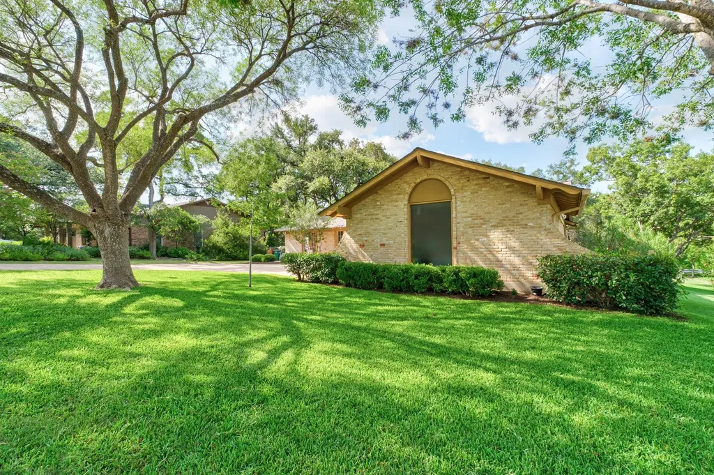 2150 Barton Hills Drive Austin TX 78704