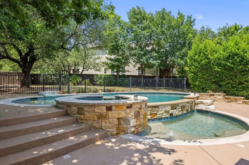 8912 Geranium Cove Austin TX 78738