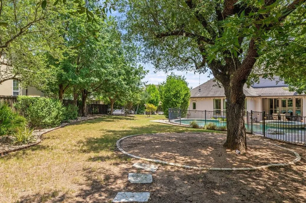 8912 Geranium Cove Austin TX 78738