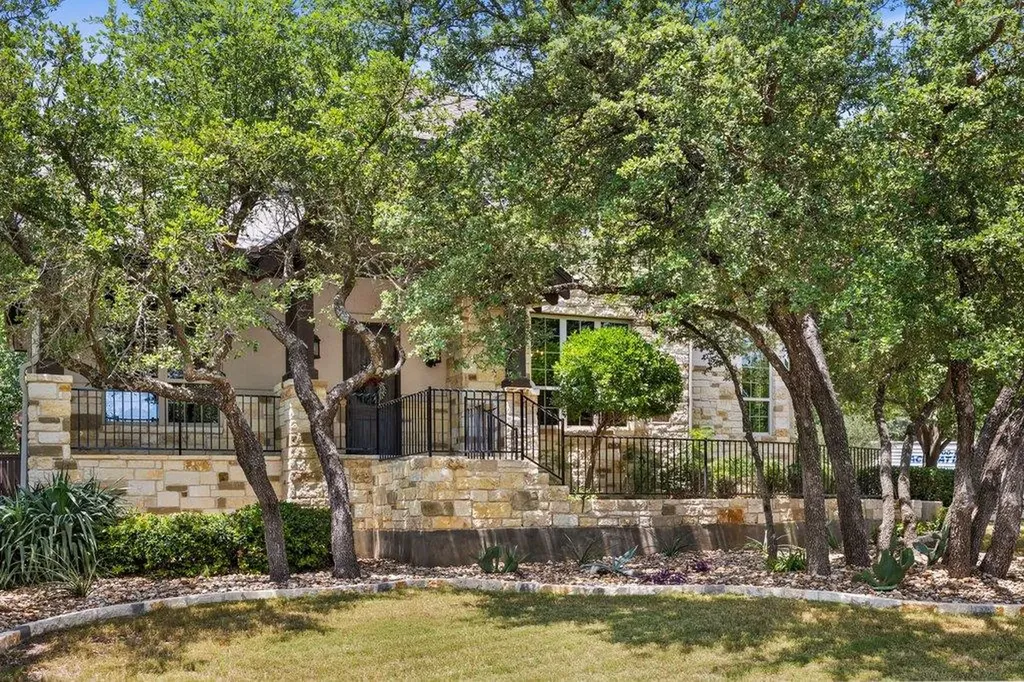 8912 Geranium Cove Austin TX 78738