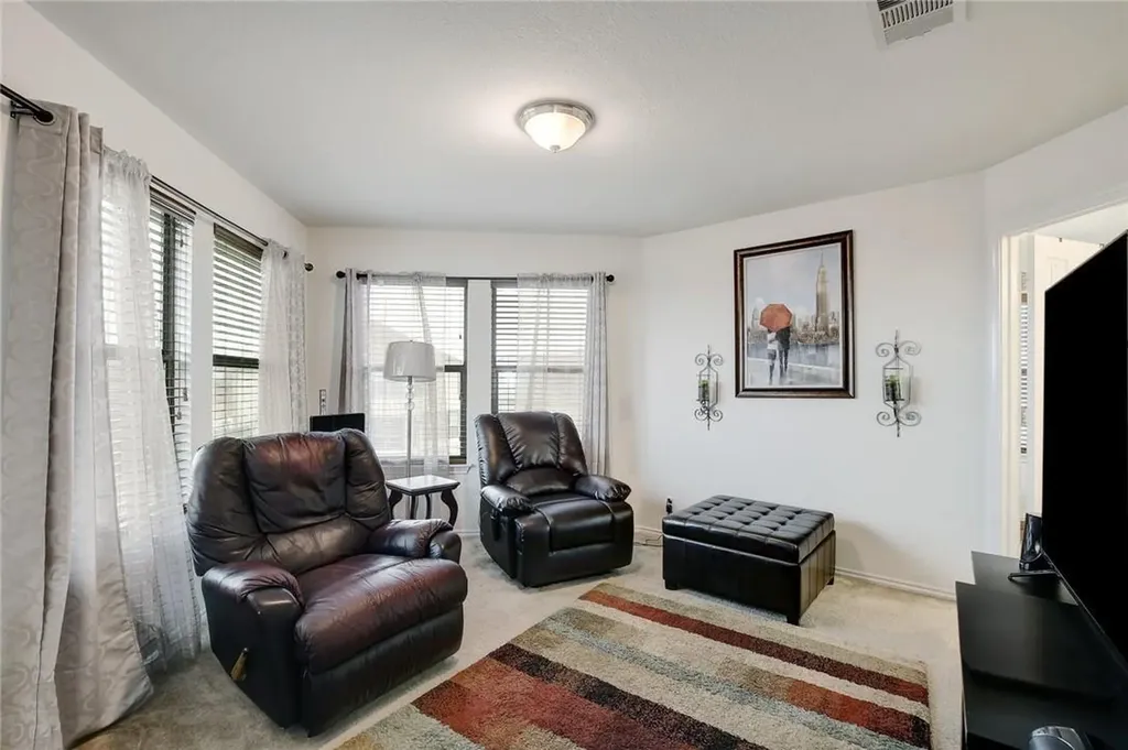 356 Matthews Lane Kyle TX 78640