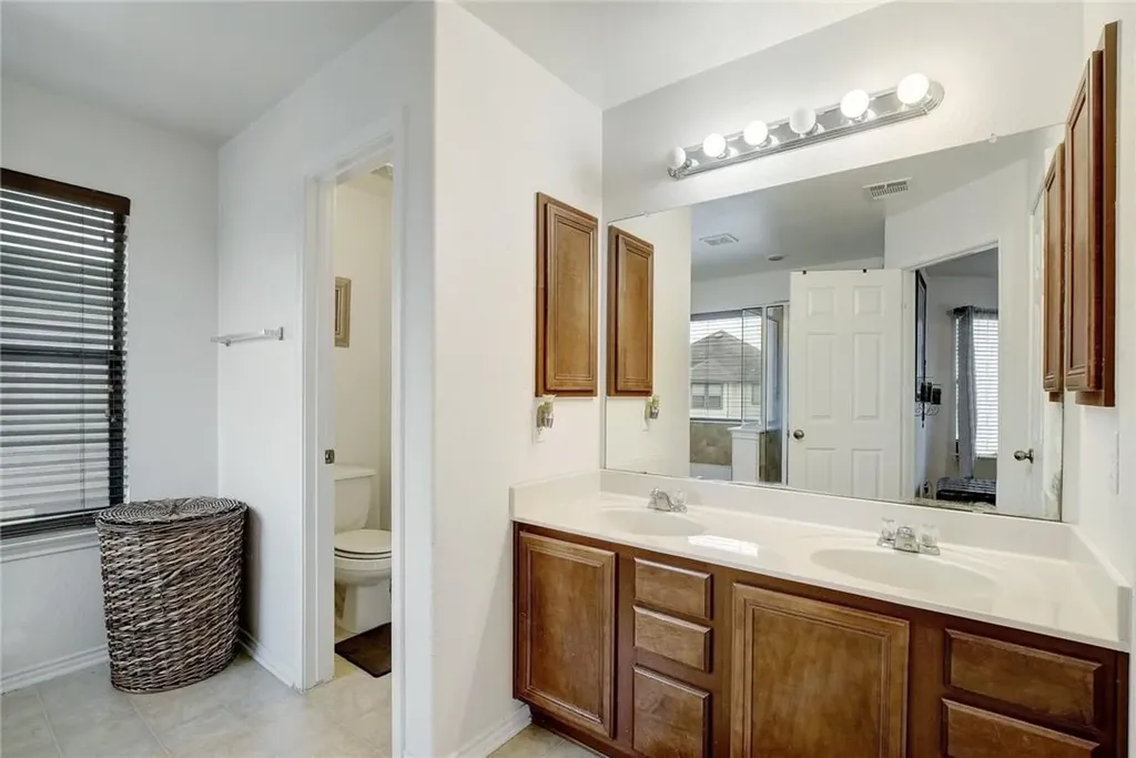 356 Matthews Lane Kyle TX 78640