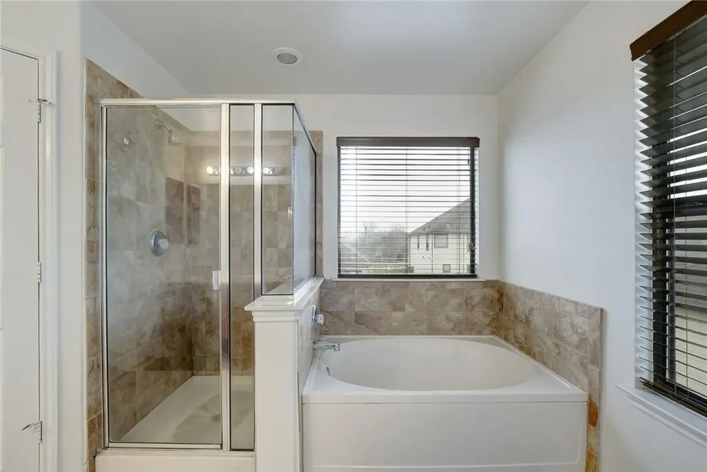 356 Matthews Lane Kyle TX 78640