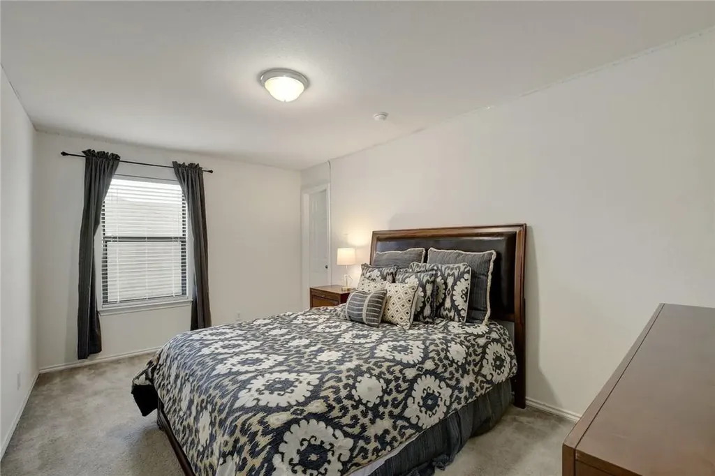356 Matthews Lane Kyle TX 78640