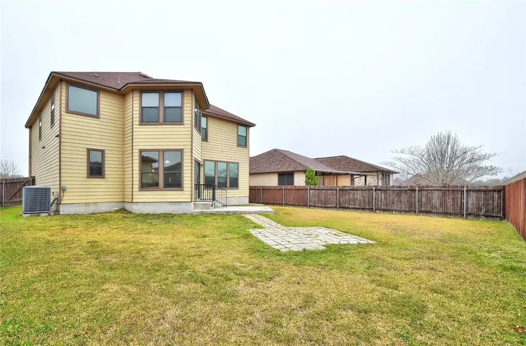 356 Matthews Lane Kyle TX 78640
