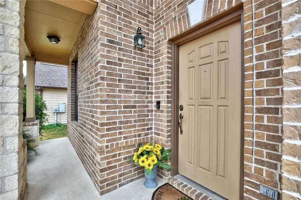 356 Matthews Lane Kyle TX 78640