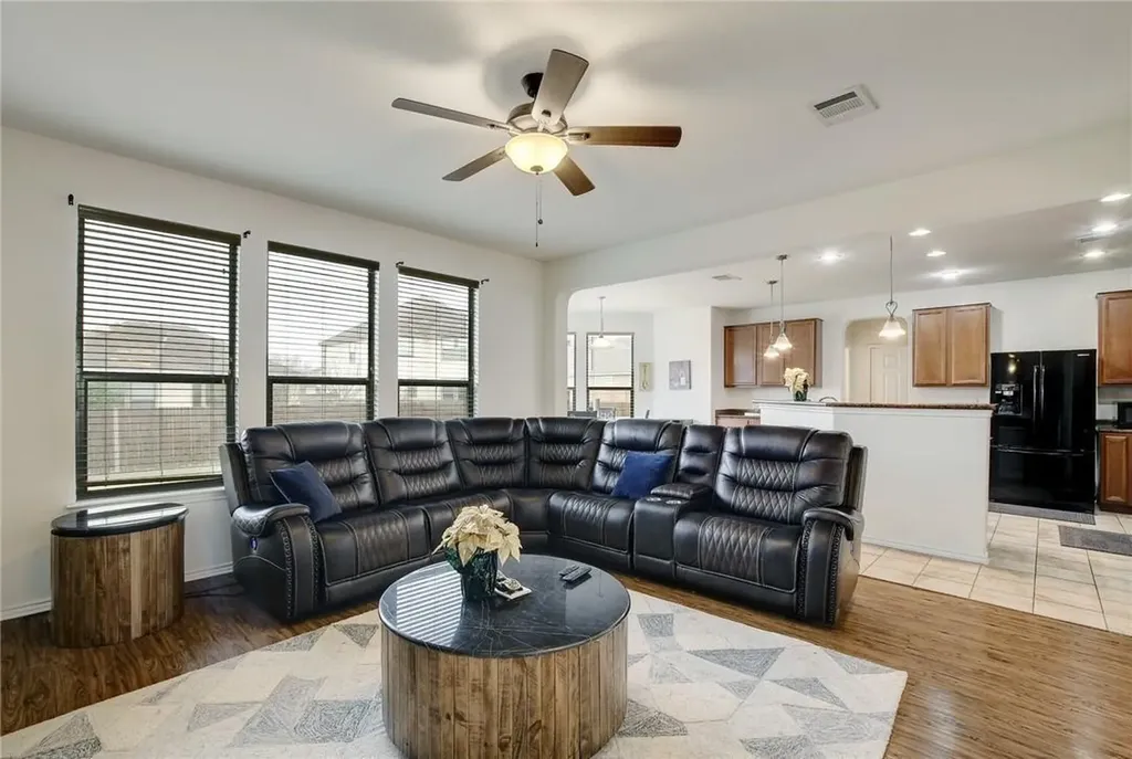 356 Matthews Lane Kyle TX 78640
