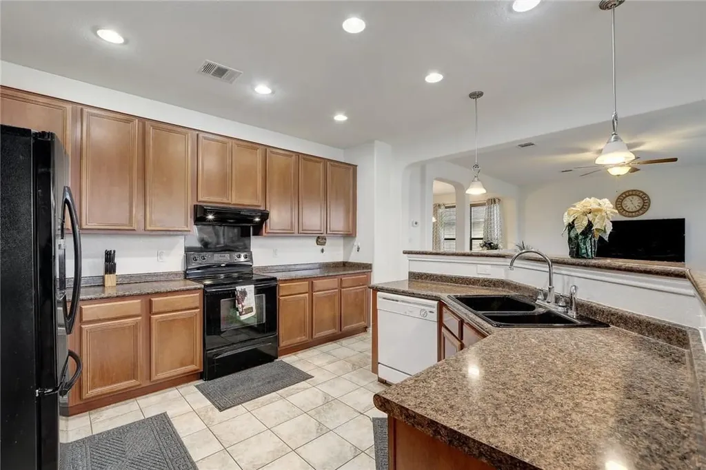 356 Matthews Lane Kyle TX 78640