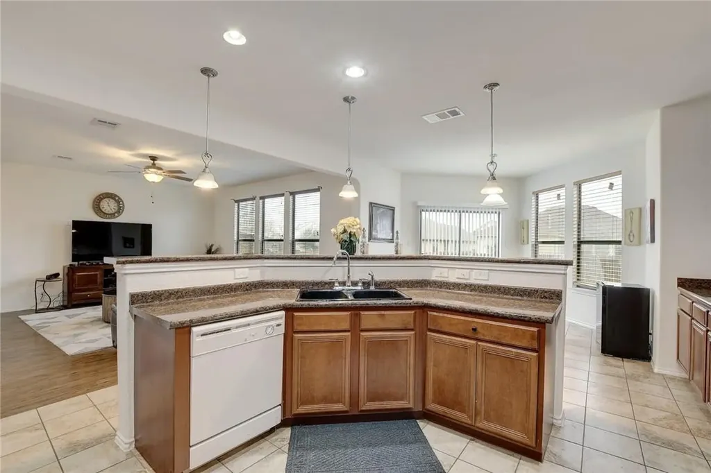 356 Matthews Lane Kyle TX 78640