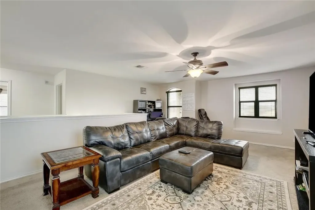 356 Matthews Lane Kyle TX 78640