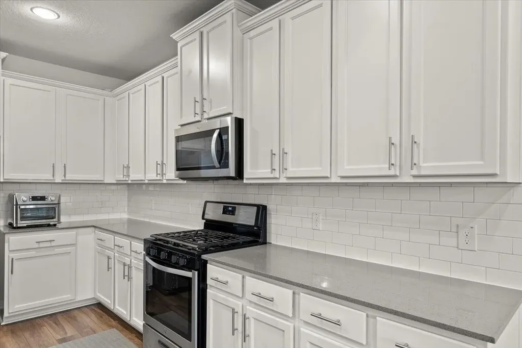 213 Munk Lane Leander TX 78641