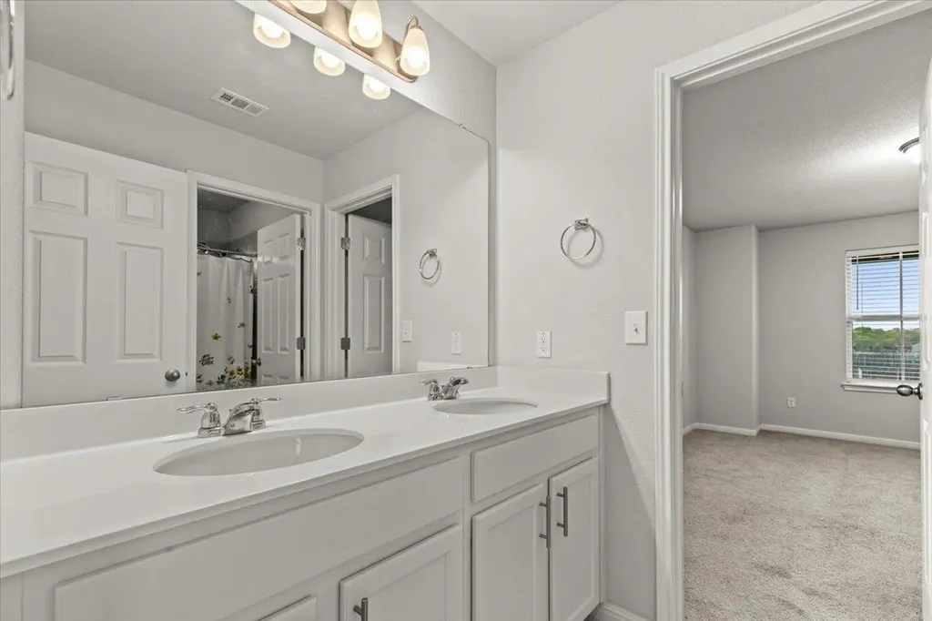 213 Munk Lane Leander TX 78641
