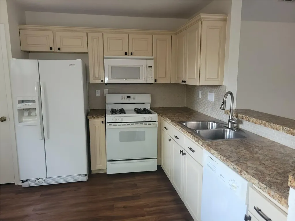 12301 Furrow Cove Austin TX 78753