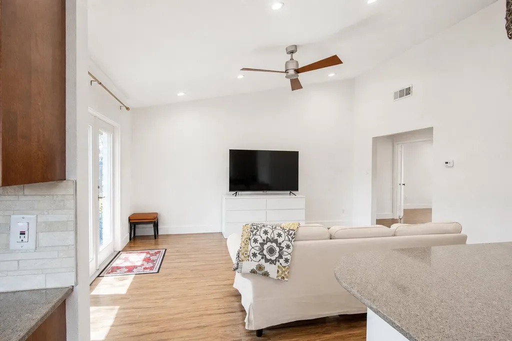 505 Chihuahua Trail Austin TX 78745