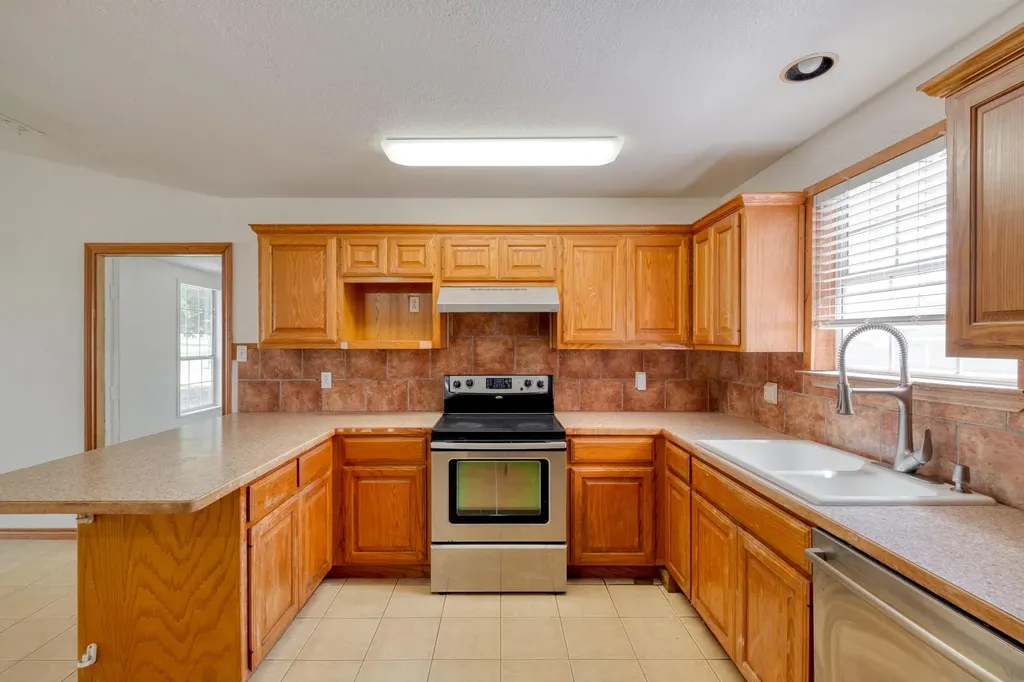 2701 Windy Ridge Road Taylor TX 76574