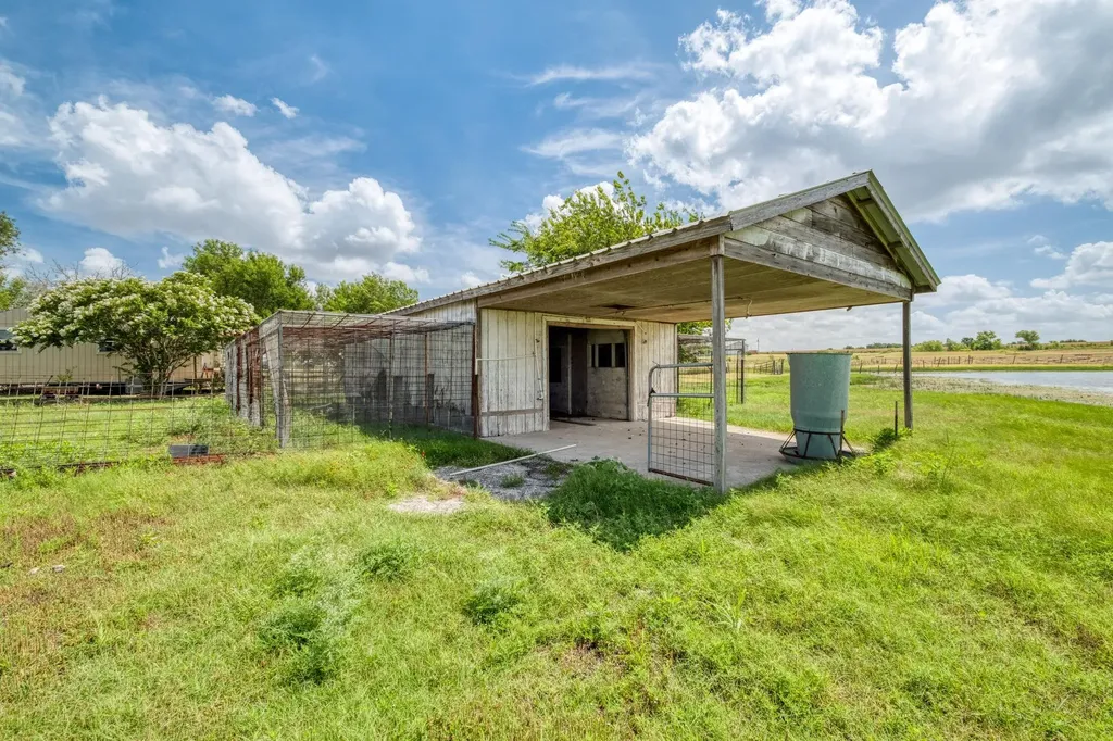 2701 Windy Ridge Road Taylor TX 76574