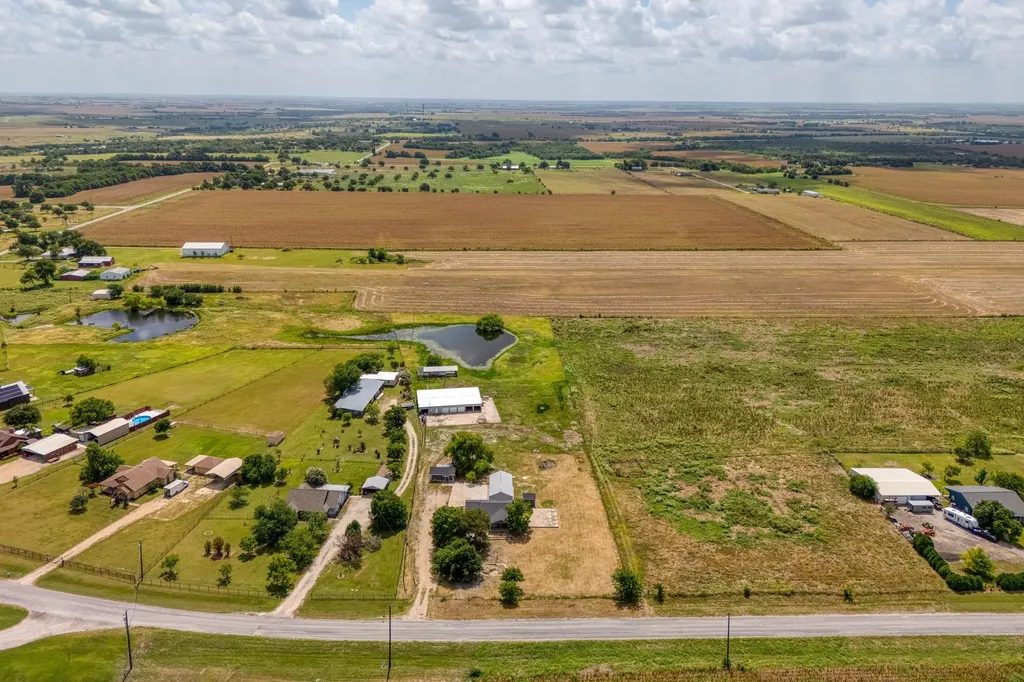 2701 Windy Ridge Road Taylor TX 76574