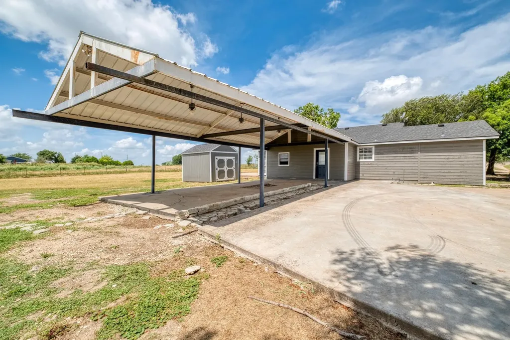 2701 Windy Ridge Road Taylor TX 76574