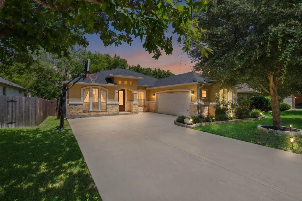 640 Wiltshire Drive Hutto TX 78634