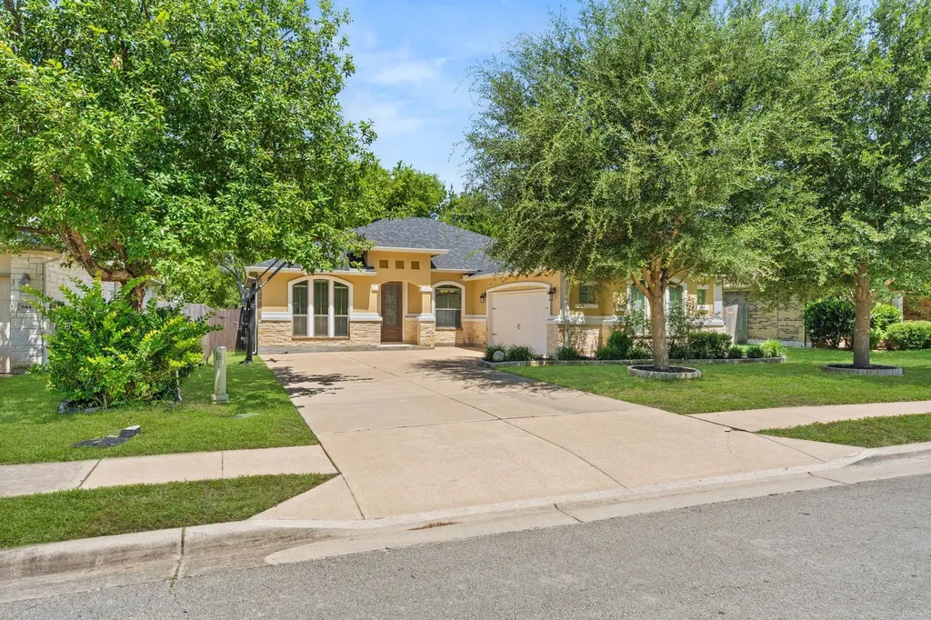 640 Wiltshire Drive Hutto TX 78634