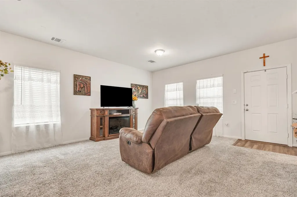 124 Zion Drive Kyle TX 78640