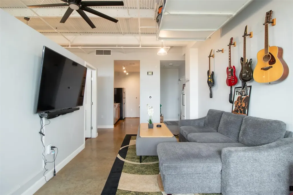 2401 E 6th Street Austin TX 78702