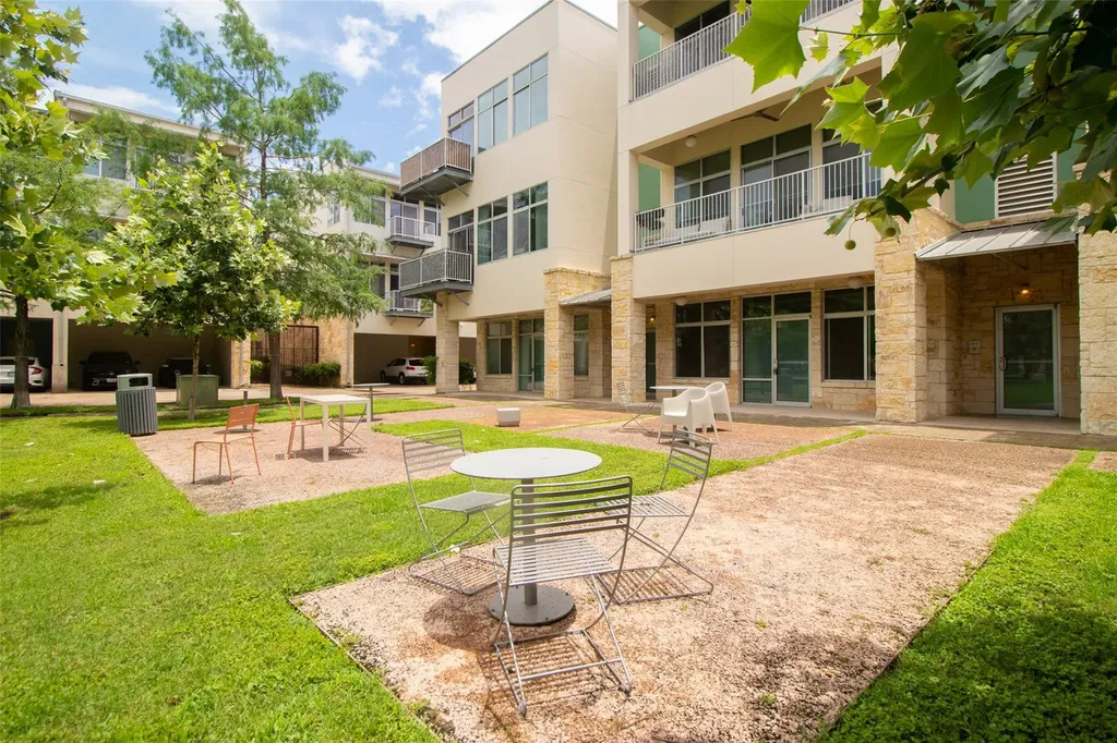2401 E 6th Street Austin TX 78702