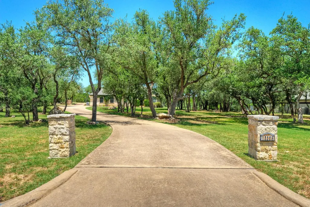 12225 Triple Creek Circle Dripping Springs TX 78620