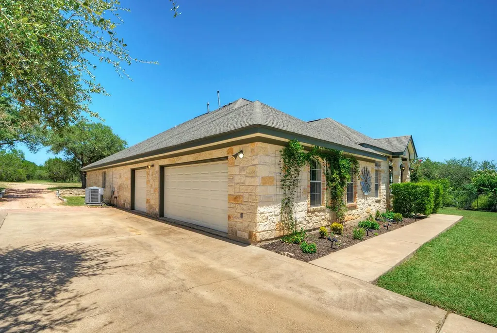 12225 Triple Creek Circle Dripping Springs TX 78620