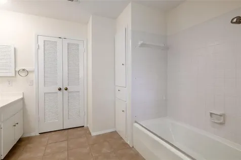 611 Lido Street Lakeway TX 78734