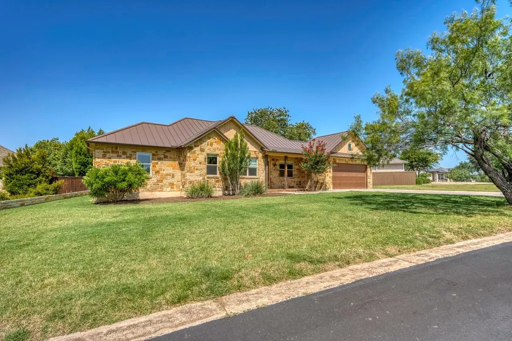 804 Four Oaks Lane Marble Falls TX 78654