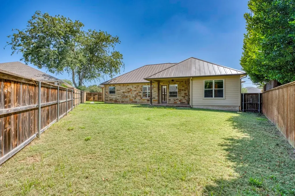 804 Four Oaks Lane Marble Falls TX 78654