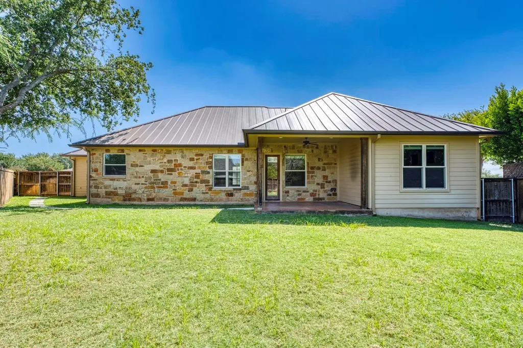 804 Four Oaks Lane Marble Falls TX 78654