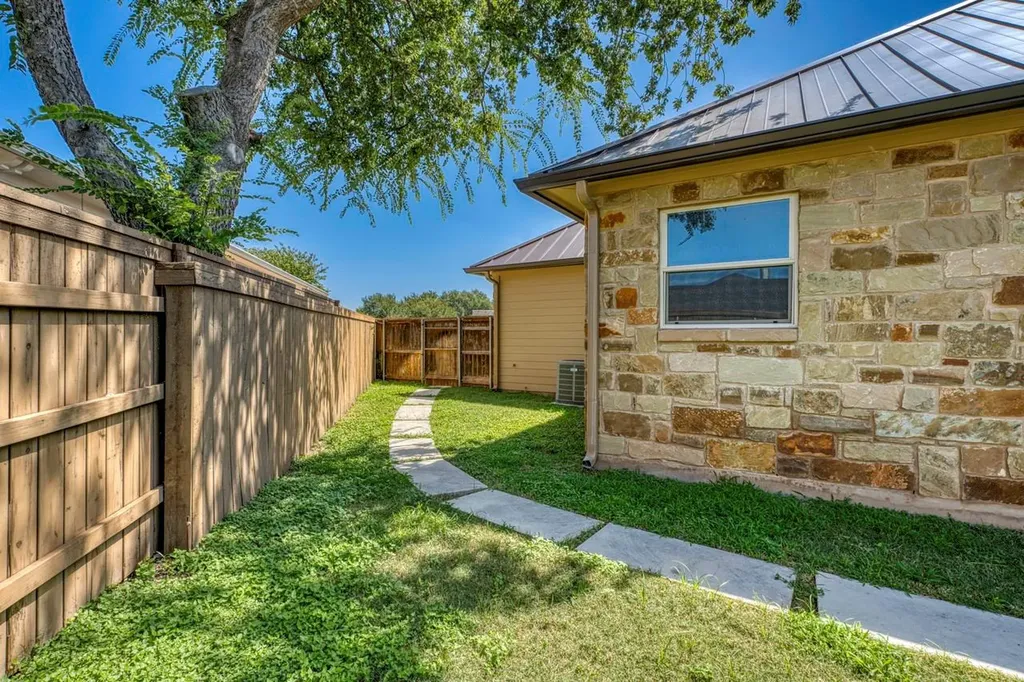 804 Four Oaks Lane Marble Falls TX 78654