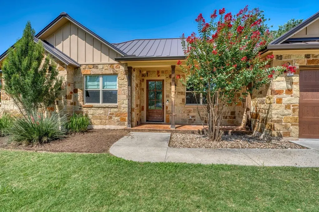 804 Four Oaks Lane Marble Falls TX 78654