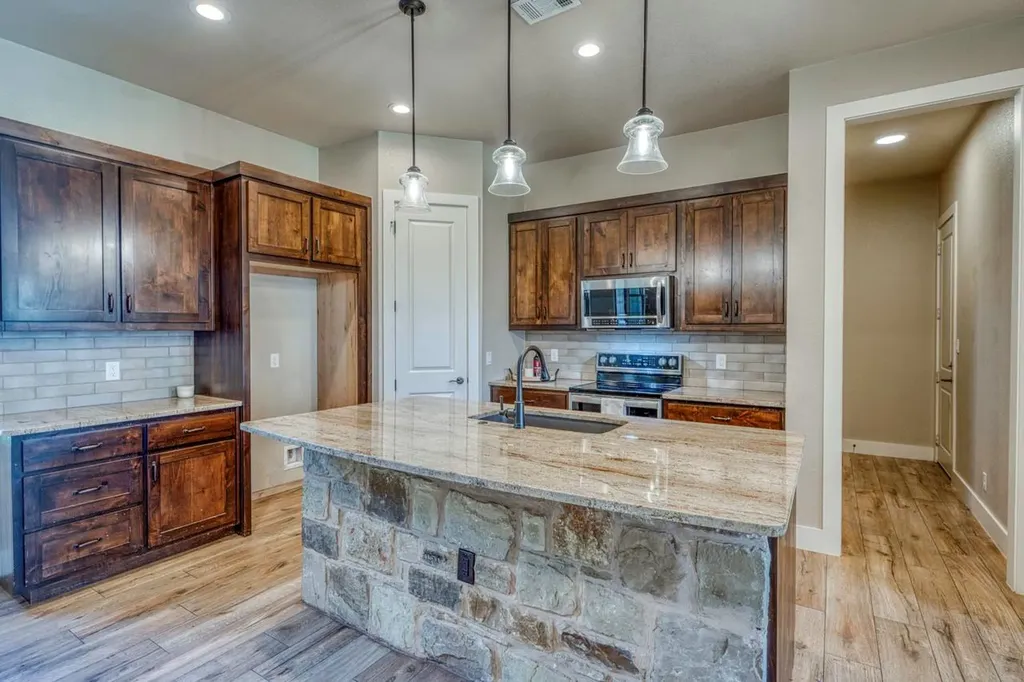 804 Four Oaks Lane Marble Falls TX 78654