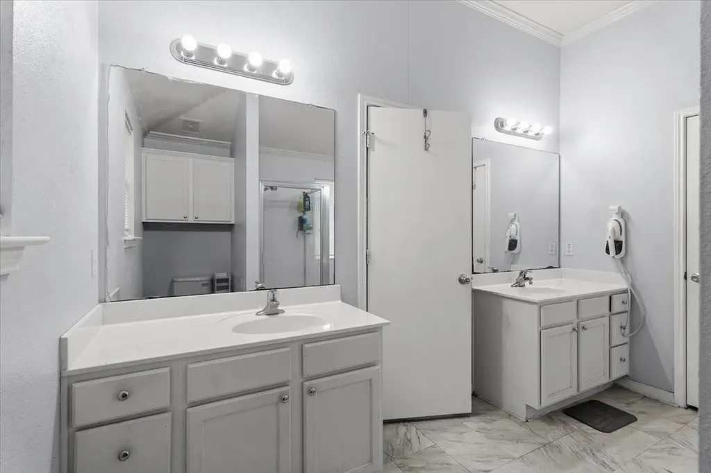281 Leonardo Street Kyle TX 78640