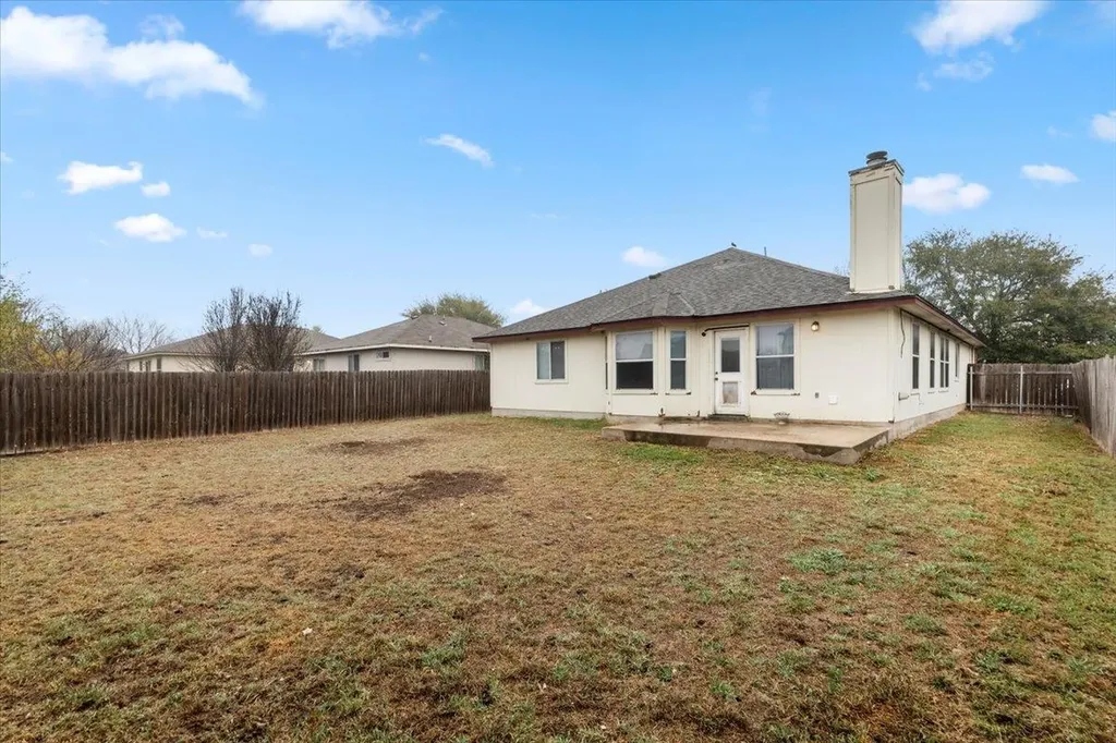 281 Leonardo Street Kyle TX 78640