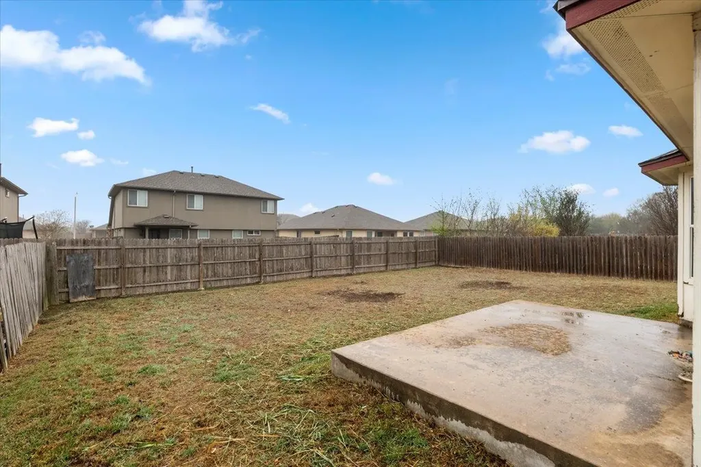 281 Leonardo Street Kyle TX 78640