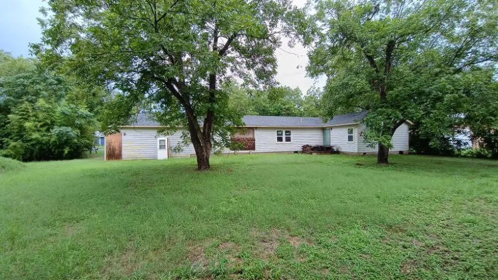 112 W Ila Street Elgin TX 78621