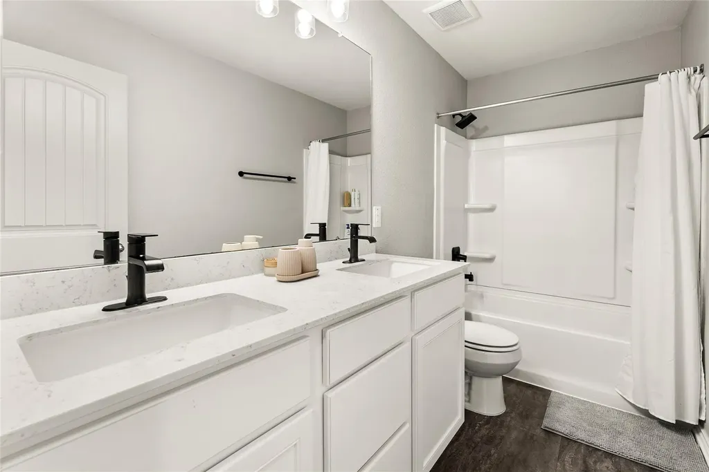 214 Saranac Drive Elgin TX 78621