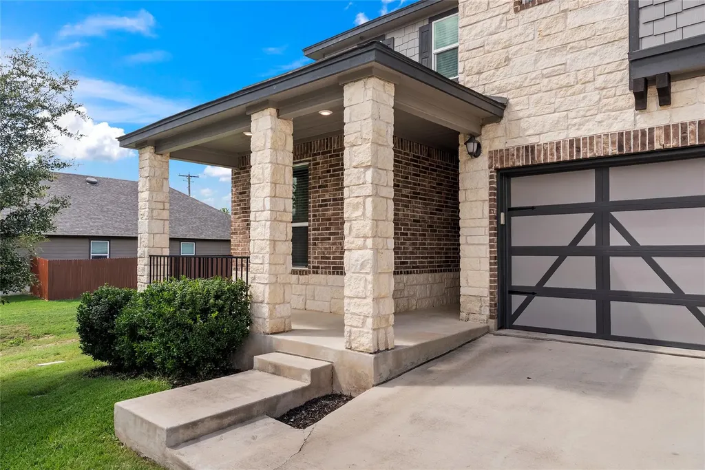 214 Saranac Drive Elgin TX 78621