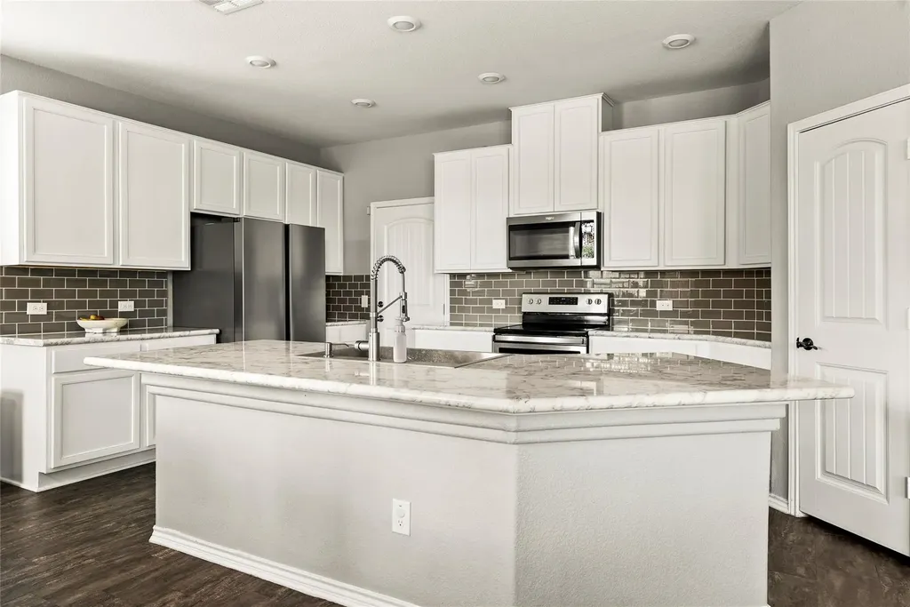 214 Saranac Drive Elgin TX 78621