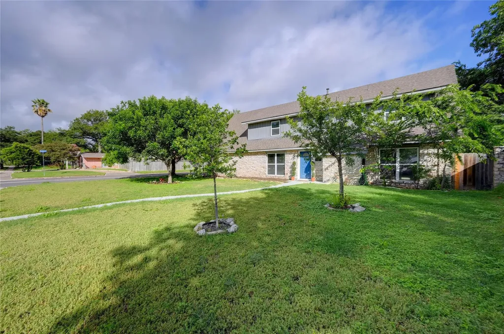 827 Briarcliff Drive San Antonio TX 78213