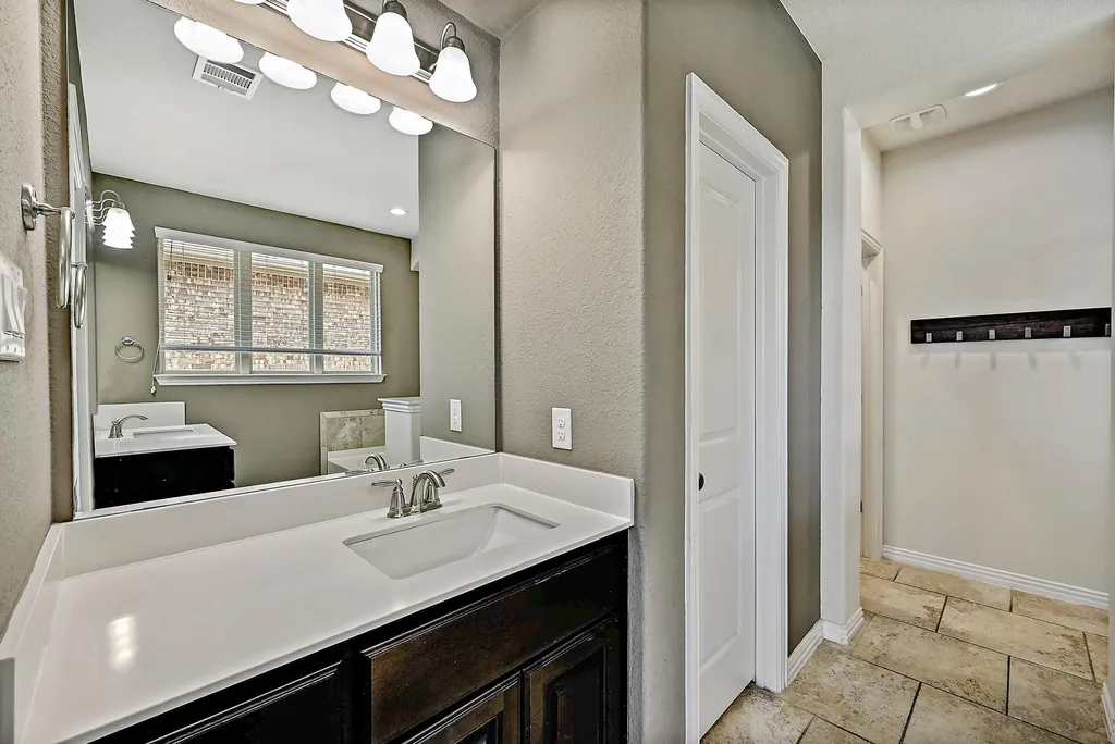 7801 Turnback Ledge Trail Lago Vista TX 78645