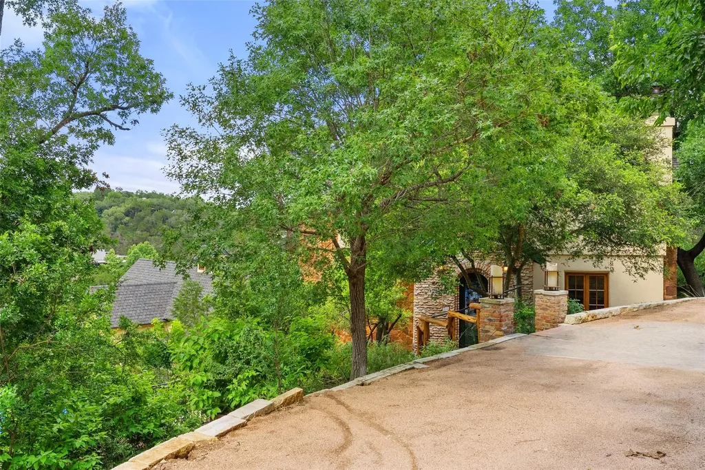 1354 The High Road Austin TX 78746