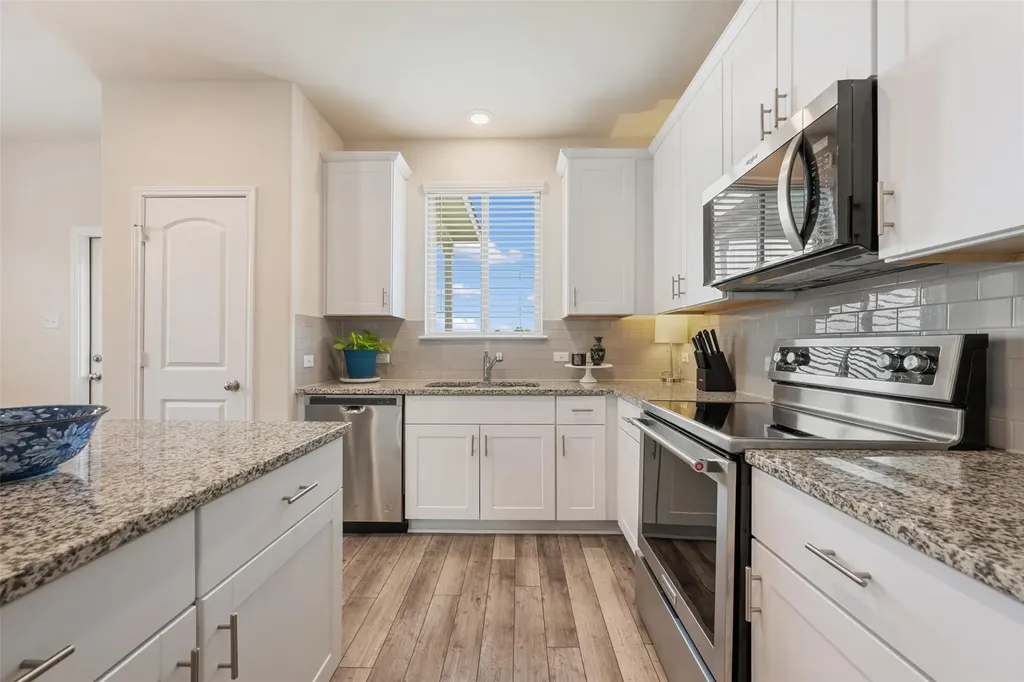 225 Gunther Way Taylor TX 76574