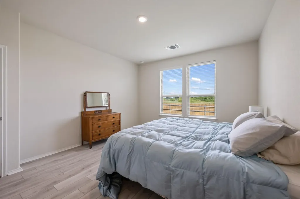 225 Gunther Way Taylor TX 76574